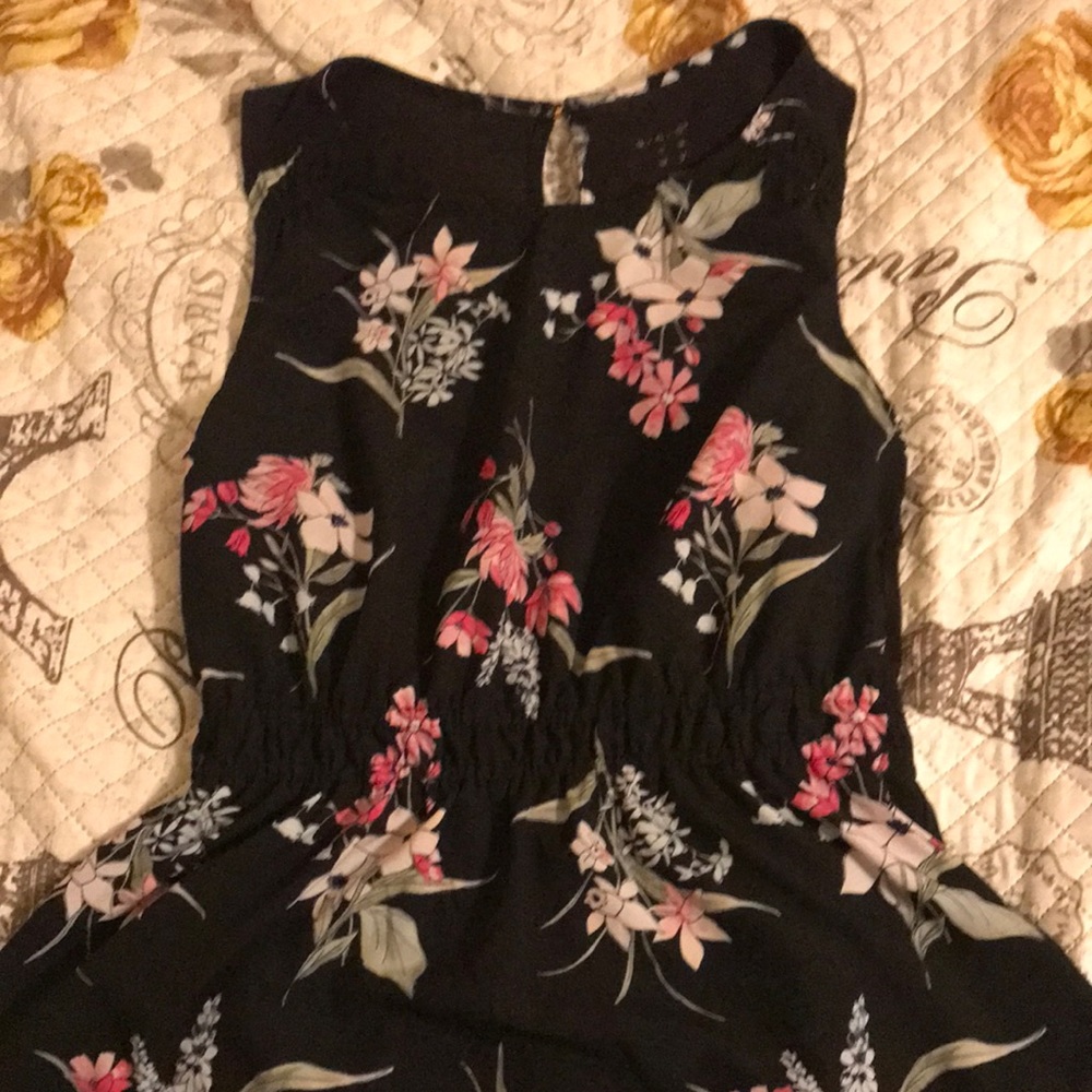 Floral woman’s top size small